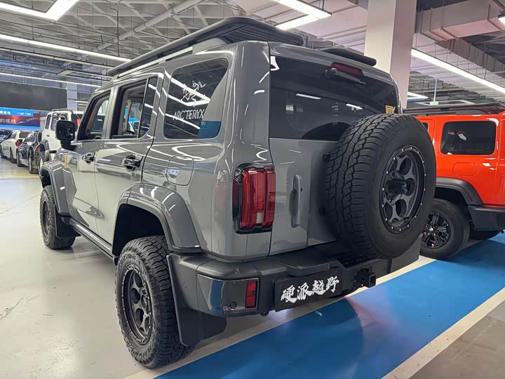 Фото 4 - Tank 300