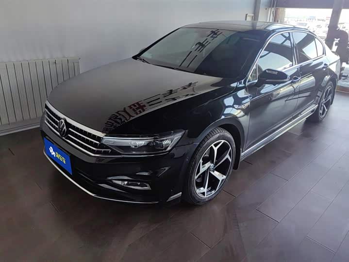 Фото 1 - Volkswagen Magotan