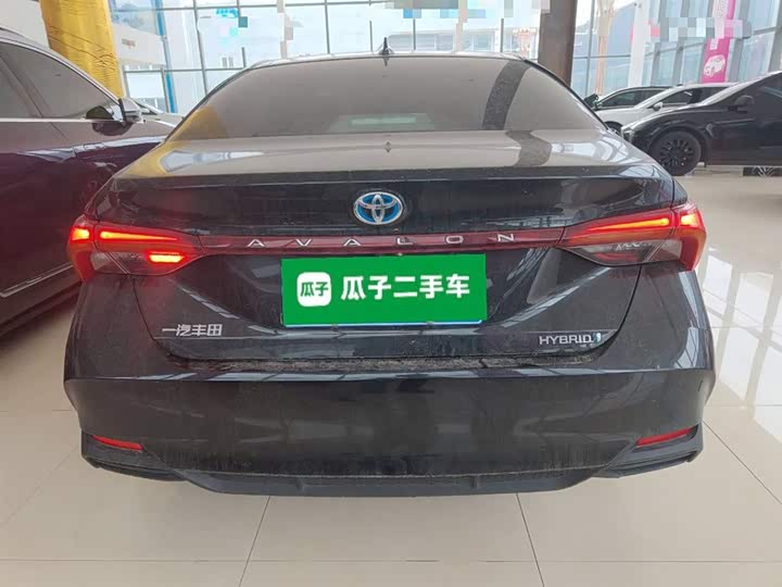 Фото 6 - Toyota Avalon