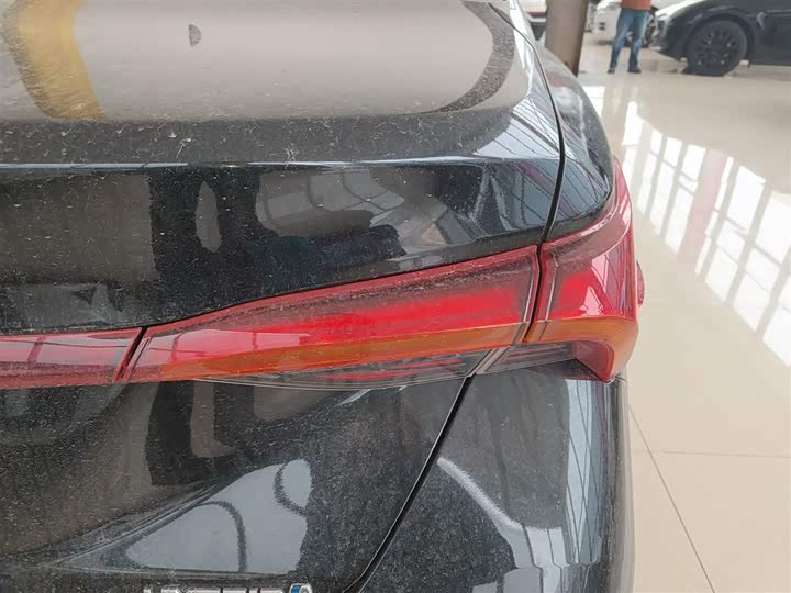 Фото 8 - Toyota Avalon