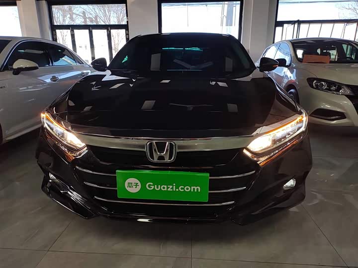 Фото 3 - Honda Accord