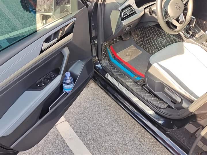 Фото 9 - Volkswagen Lavida