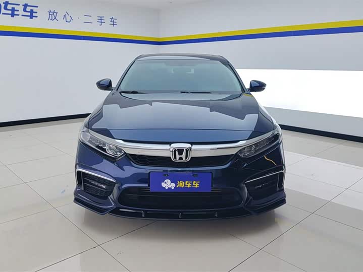 Фото 2 - Honda Inspire