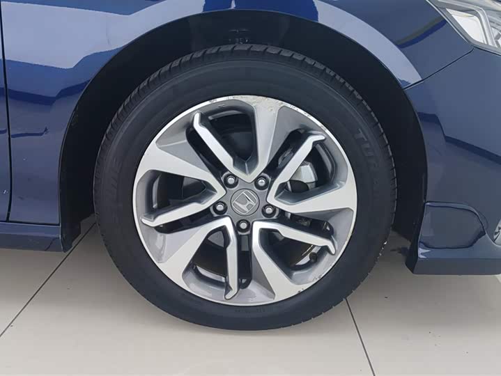 Фото 6 - Honda Inspire