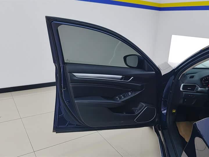 Фото 7 - Honda Inspire