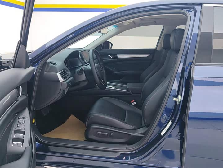 Фото 9 - Honda Inspire