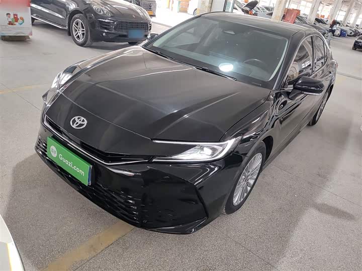 Фото 1 - Toyota Camry