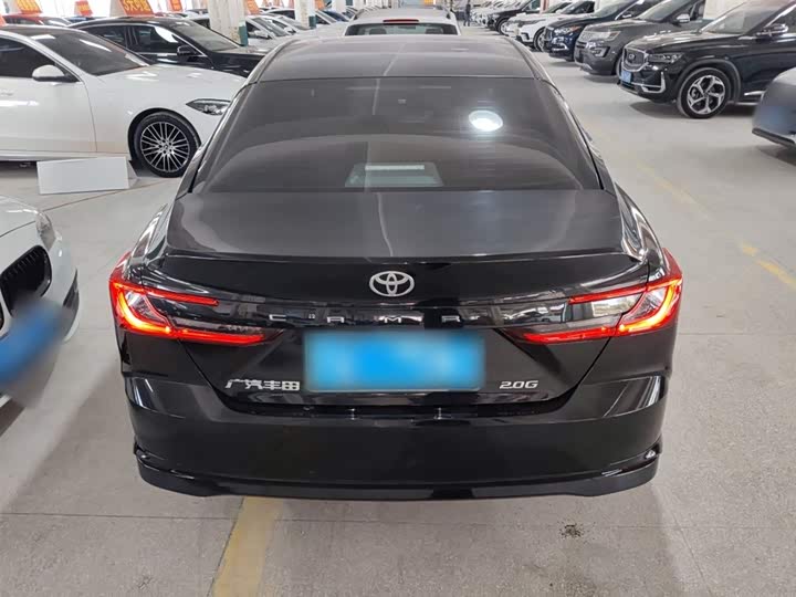 Фото 6 - Toyota Camry