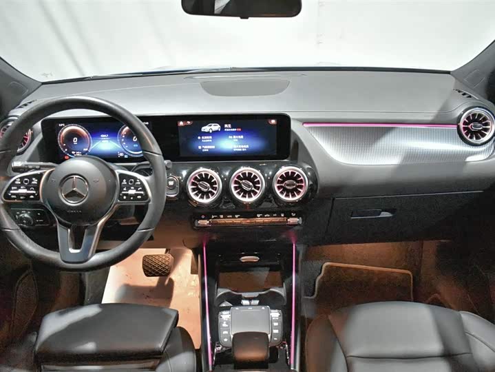 Фото 6 - Mercedes-Benz EQA