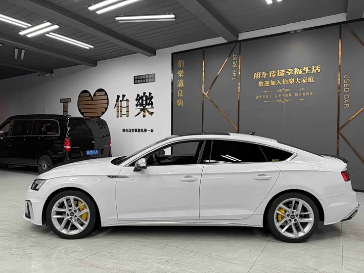 Фото 5 - Audi A5