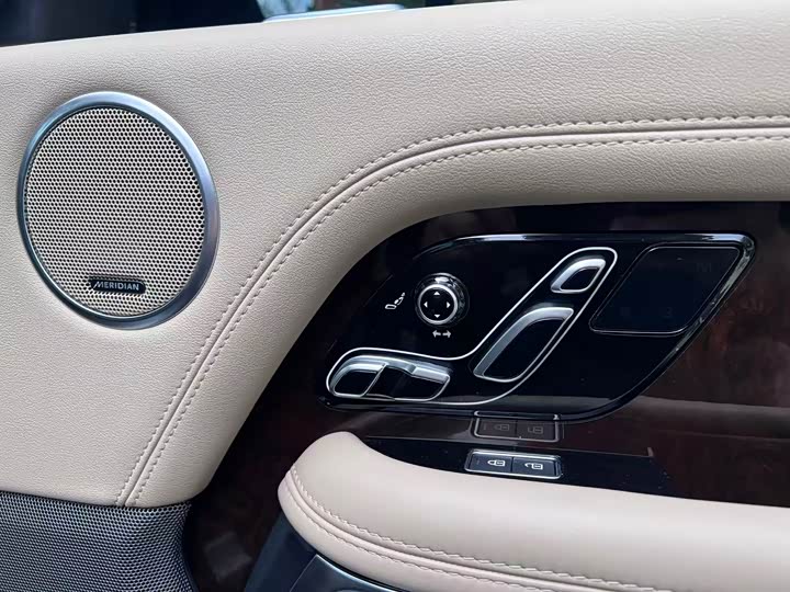 Фото 9 - Land Rover Range Rover