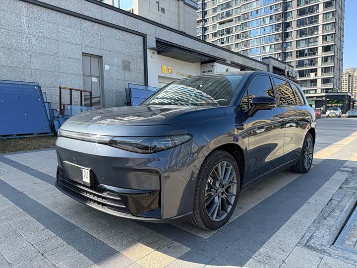 Фото 1 - Leapmotor C10