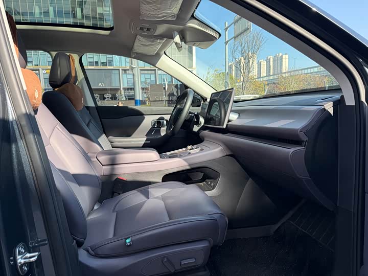 Фото 9 - Leapmotor C10