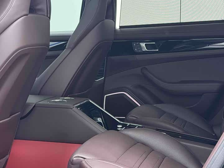 Фото 8 - Porsche Panamera