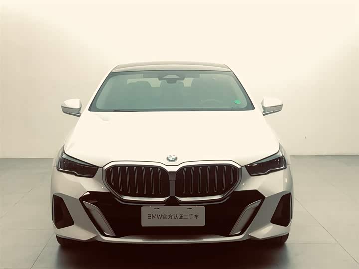 Фото 2 - BMW 5 Series