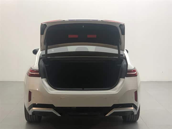 Фото 6 - BMW 5 Series