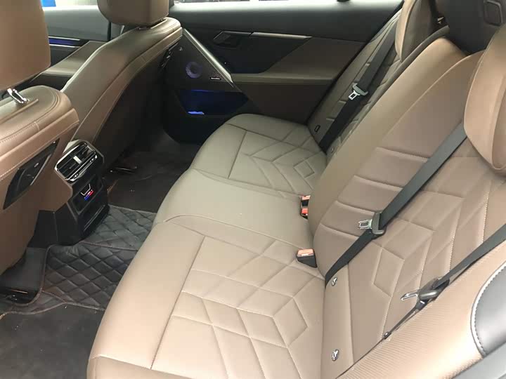 Фото 9 - BMW 5 Series