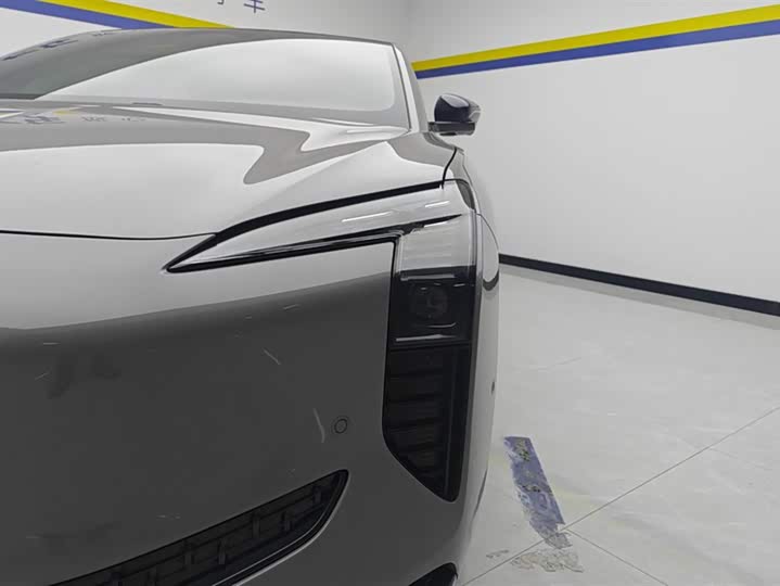 Фото 5 - Hongqi EH7