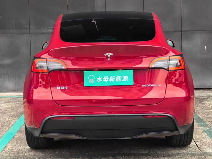 Фото 8 - Tesla Model Y