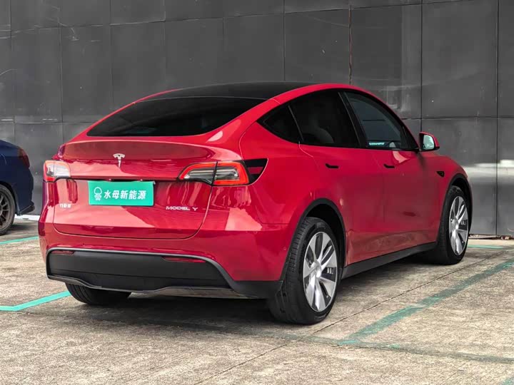 Фото 9 - Tesla Model Y