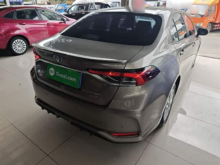 Фото 7 - Toyota Corolla