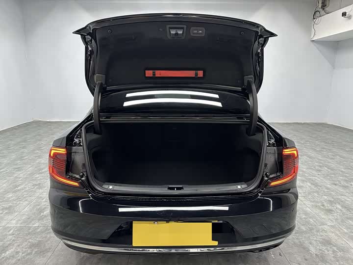 Фото 6 - Volvo S90