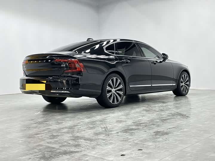 Фото 7 - Volvo S90