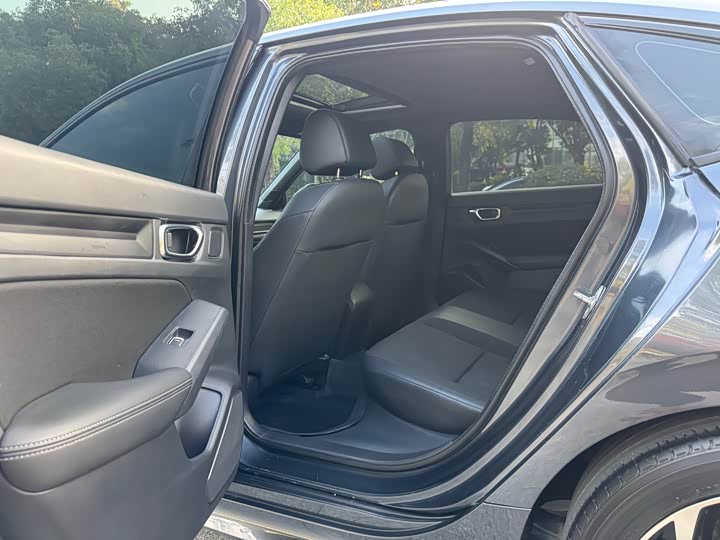 Фото 8 - Honda Civic