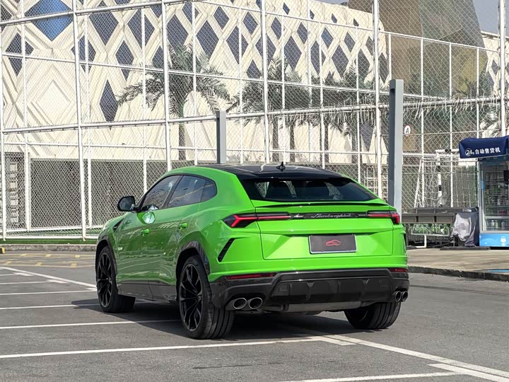 Фото 6 - Lamborghini Urus