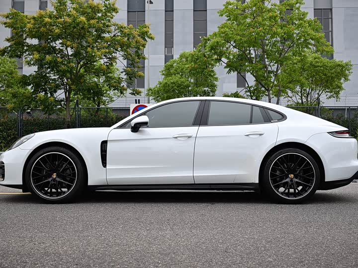 Фото 4 - Porsche Panamera