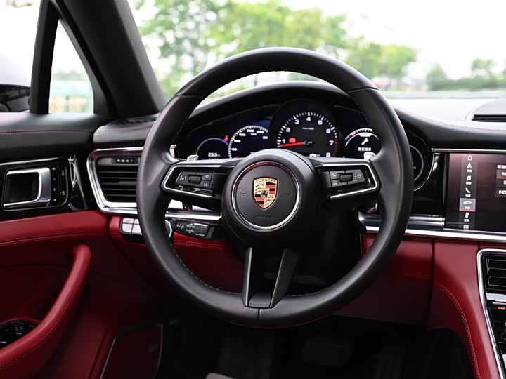 Фото 7 - Porsche Panamera