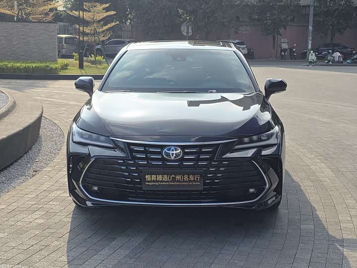 Фото 2 - Toyota Avalon