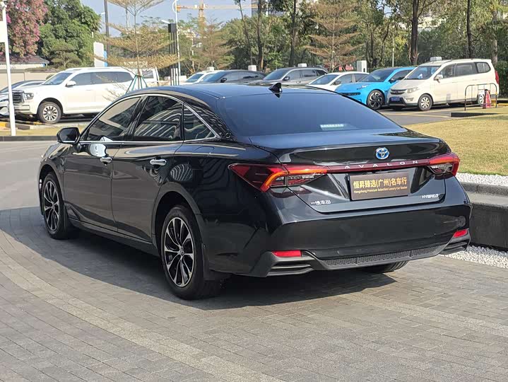 Фото 5 - Toyota Avalon