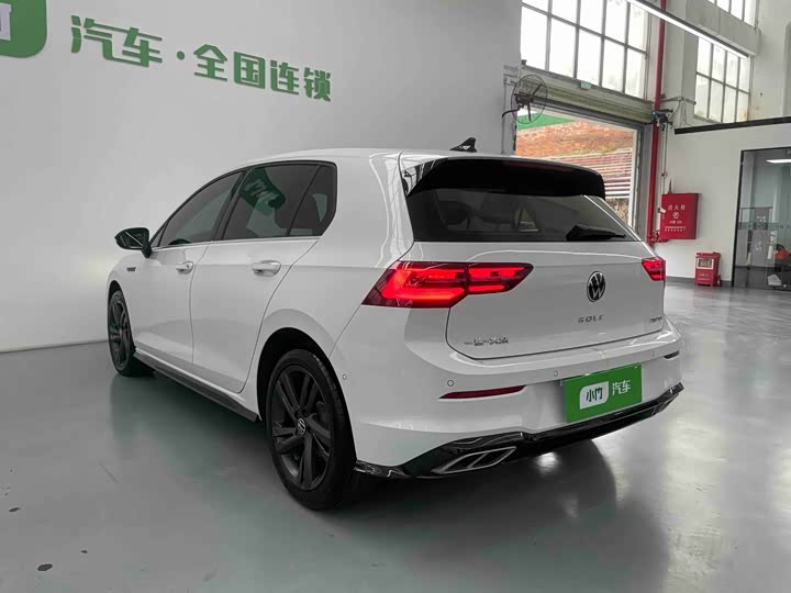 Фото 5 - Volkswagen Golf