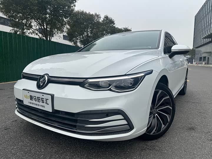 Фото 1 - Volkswagen Golf