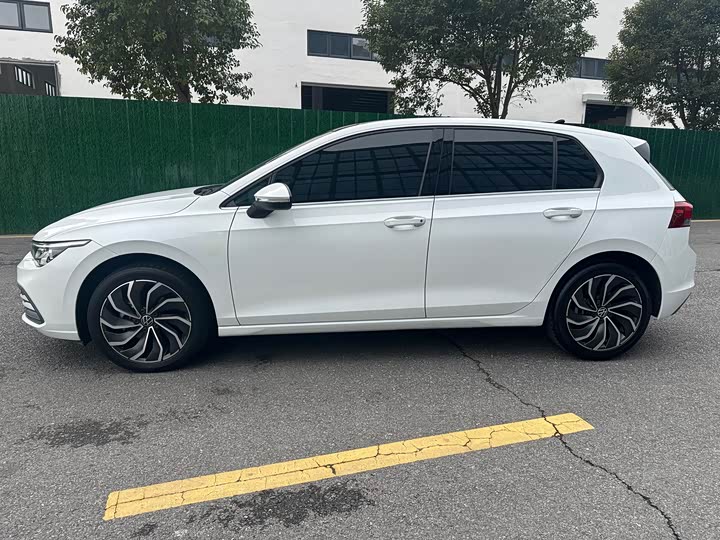 Фото 3 - Volkswagen Golf