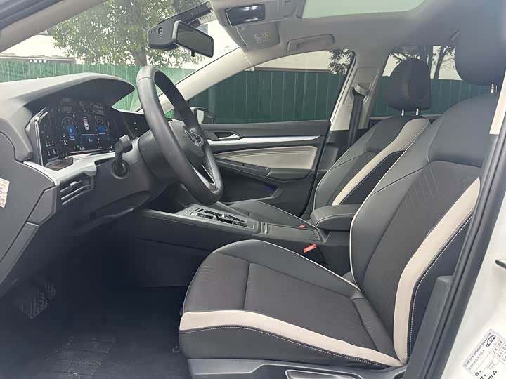 Фото 6 - Volkswagen Golf