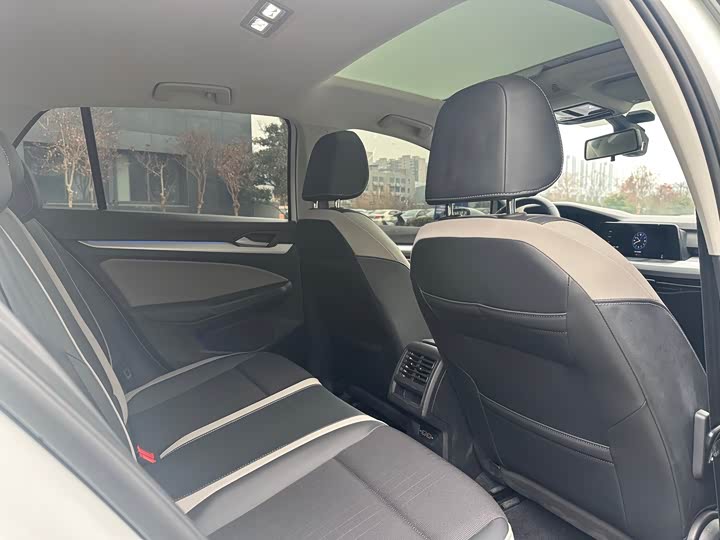 Фото 9 - Volkswagen Golf