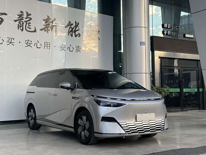 Фото 3 - XPeng X9