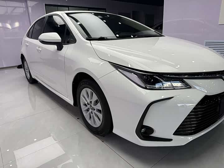 Фото 5 - Toyota Corolla