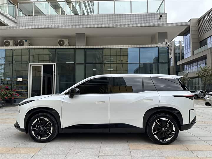 Фото 4 - Toyota bZ3X