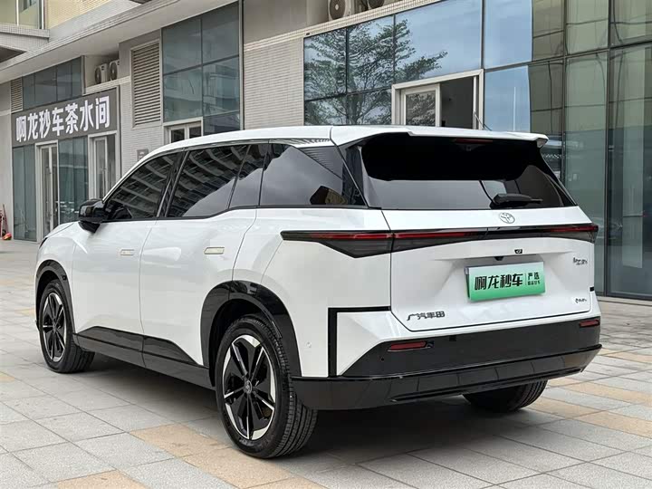 Фото 5 - Toyota bZ3X