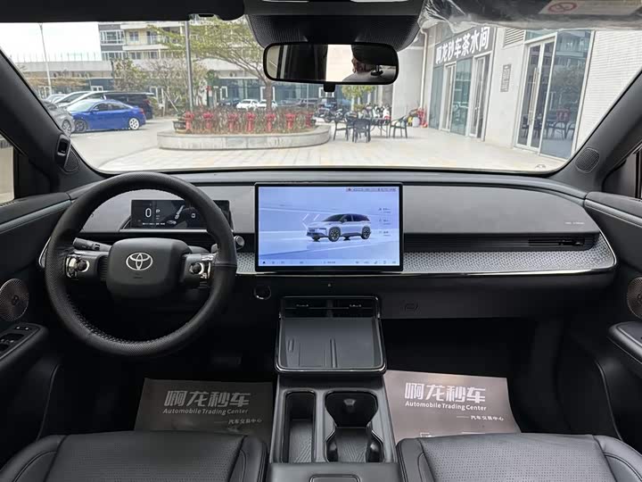 Фото 9 - Toyota bZ3X