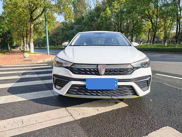 Фото 2 - Roewe i5
