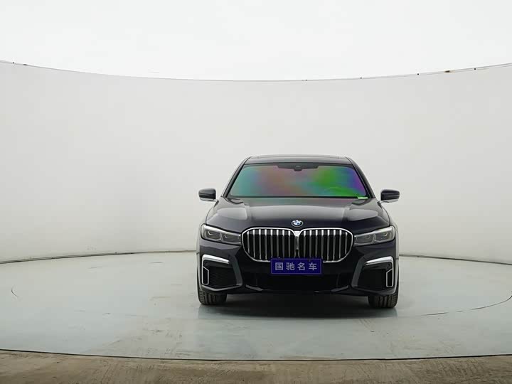 Фото 2 - BMW 7 Series