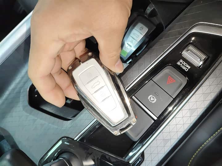 Фото 9 - Geely Preface