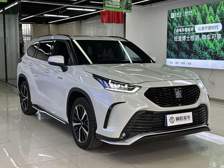 Фото 3 - Toyota Crown Kluger