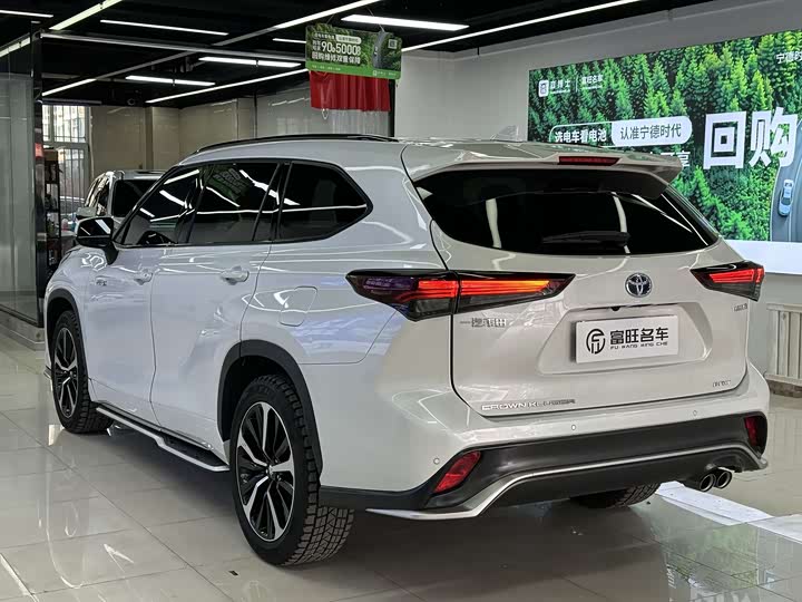 Фото 5 - Toyota Crown Kluger