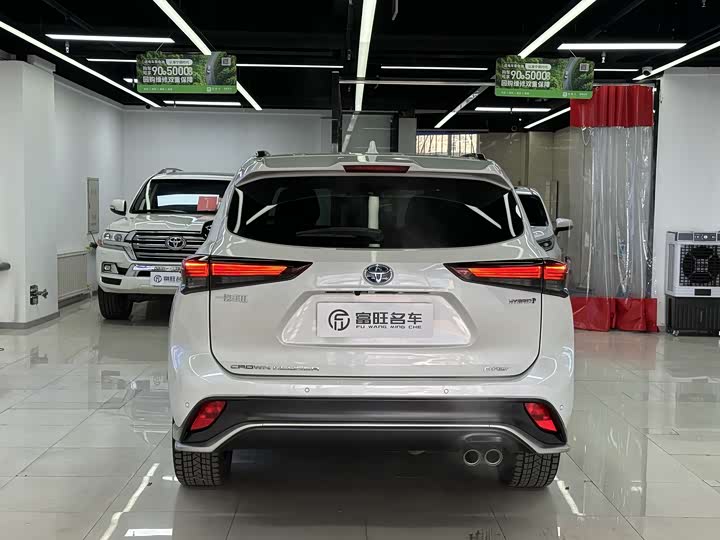 Фото 6 - Toyota Crown Kluger