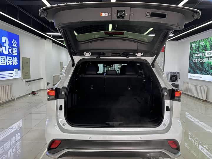 Фото 7 - Toyota Crown Kluger